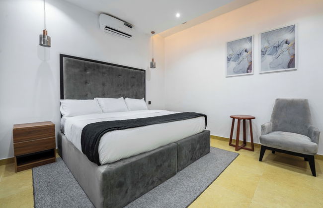 The Azaria Hotel & Apartment - Photo 9