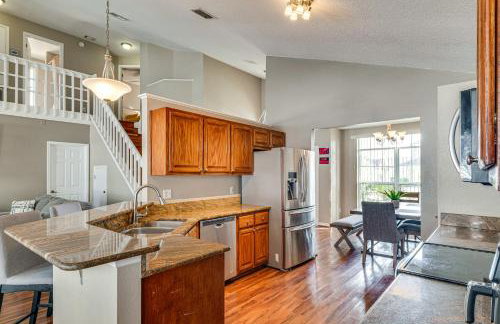 Family Oasis with Game Room and Pool in Davenport! - Foto 4