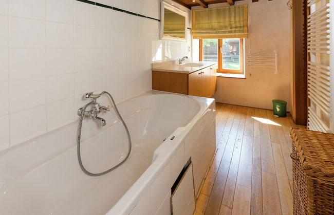 Cozy Holiday House near La Roche - Photo 14