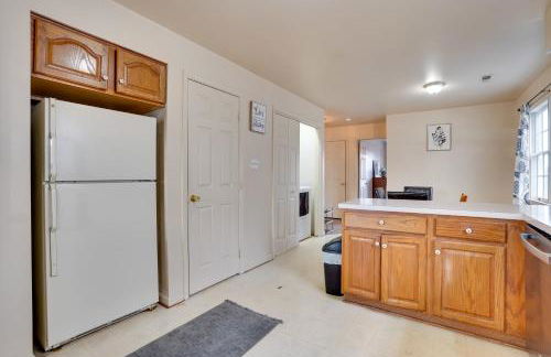 Walk to Fairgrounds! Hagerstown Townhome with Deck - Photo 12