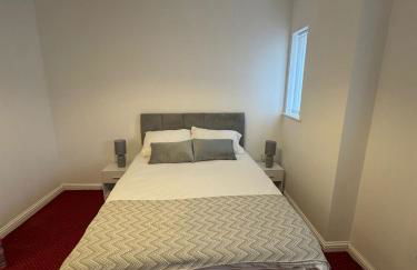 Apt sleeps 5-Netflix-parkg-near City Centre-Etihad-Coop live - Foto 13
