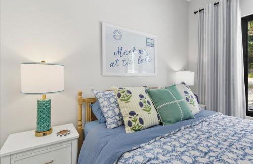 Modern Lakefront Escape | The Twelve - Foto 33