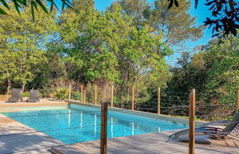 Beautiful Home In Besse Sur Issole With Wifi - Photo 12