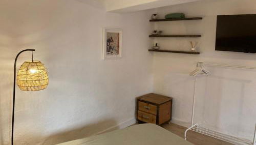 Habitación amplia y tranquila con baño privado en piso compartido - Foto 3