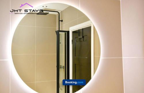 premium Offer for Extended Stays by JMT Stays l Swansea Short Lets and Serviced l With Private Parking - Foto 46