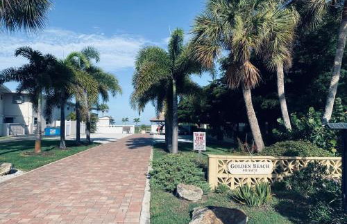 2 BR Home With Private Beach Access To Golden Beach - Luna Sea - Foto 1
