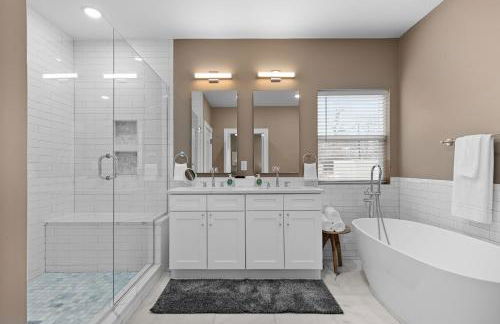 Bright Urban Comfort | JZ Vacation Rentals - Foto 9