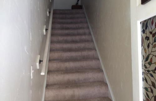 Charming Studio Apartment in the Heart of Golden - Photo 3