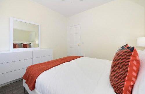 Amazing 4 BR 1 BTH Laundry Dishwasher, June To Aug 90 Days Stay Required - Foto 24