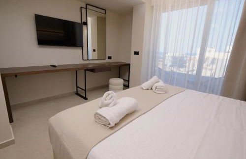 The Z Suites - Photo 13