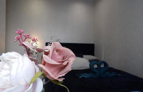 City Convenience, Calm Comfort-- A Stylish One-Bedroom Retreat Just 3 Stops from the Heart of the City - Foto 26