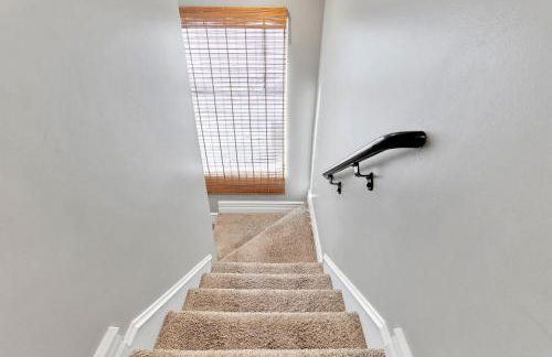 Beach Escape with Patio! 2 Min Walk to Sand & Surf - Foto 43