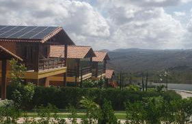 Casa de Campo Novo gravatá em condomínio, lazer completo com piscina compartilhada, churraqueira e forno a lenha privado e uma vista espetacular e com aquele friozinho - Foto 1