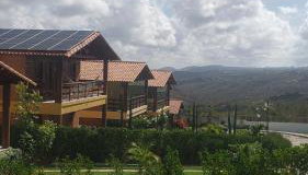 Casa de Campo Novo gravatá em condomínio, lazer completo com piscina compartilhada, churraqueira e forno a lenha privado e uma vista espetacular e com aquele friozinho - Foto 1