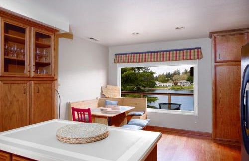 Lakefront near Seattle, Mt Rainier & Ocean Shores - Foto 18