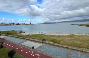 Piso primera línea de playa y vistas al mar en Cariño - Foto 30