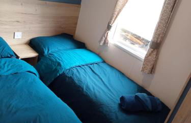 New 2 bed holiday home with decking in Rockley Park Dorset near the sea - Photo 17