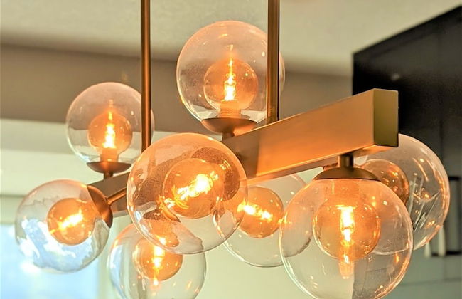 Monki Di Executive Suites - GLAS - Luxury Inner City Home 3 min to Downtown w Private Rooftop Patio Fireplace - Foto 16