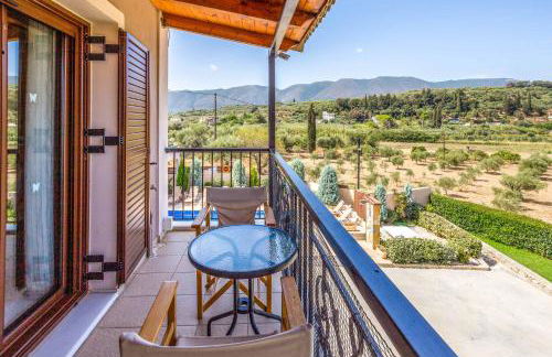 Maggie Alonia - Photo 11