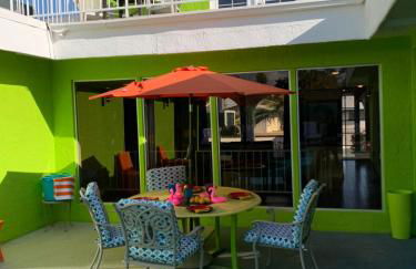 Alicia Alibi vintage Vegas pool house - Foto 17