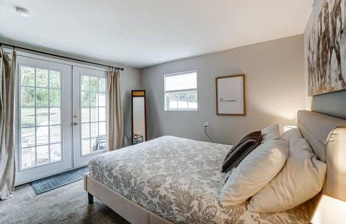 Updated 3bd Cottage on Bike Trail w/ River access! - Foto 43