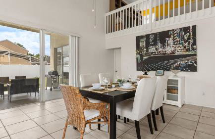 Upstay 3BR Family-Friendly Stylish Retreat w Patio - Foto 14