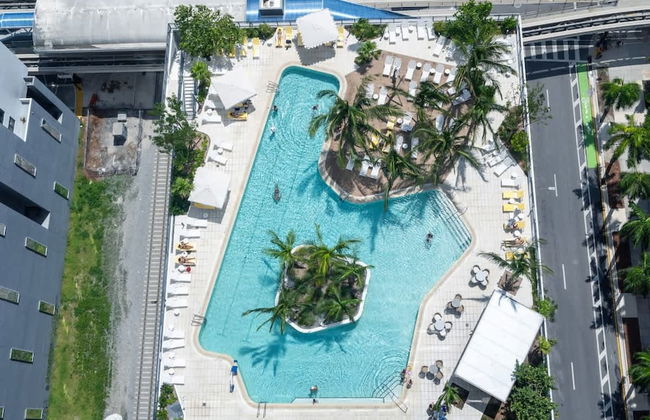 Delightful 3br in Downtown Miami - Photo 10