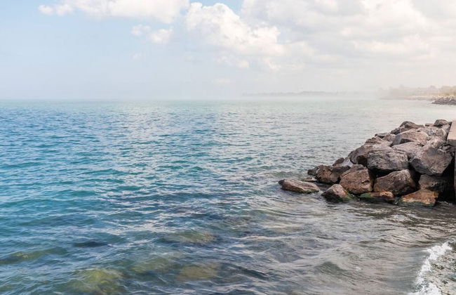 3BR 2 5BA Townhome 1 min to the Beach BBQ Parking - Foto 19