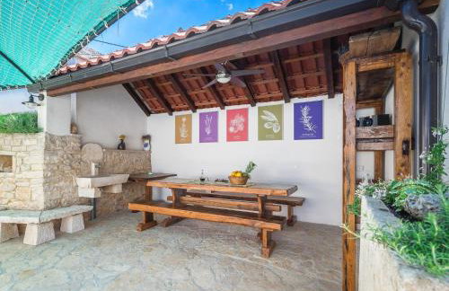 Holiday home krika -Three Bedroom Home with heated Pool and Jacuzzi - Foto 70
