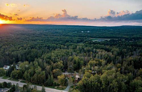 Gorgeous Cabin with Private Sauna for a Romantic Glamping Getaway in Duluth, Minnesota - Foto 25