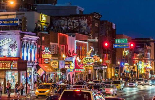 Walk to 12 South and Belmont with Garage FirePit and Patio - Foto 46