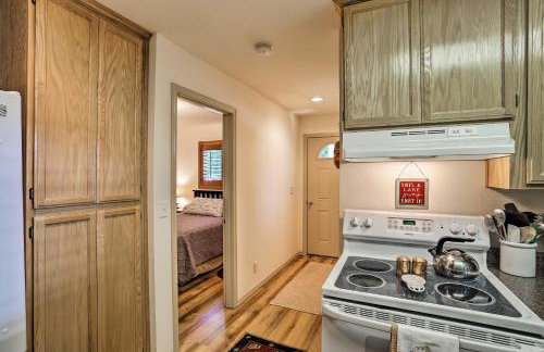 Cabin with Backyard Space - half Mi to Trinity Lake! - Foto 7