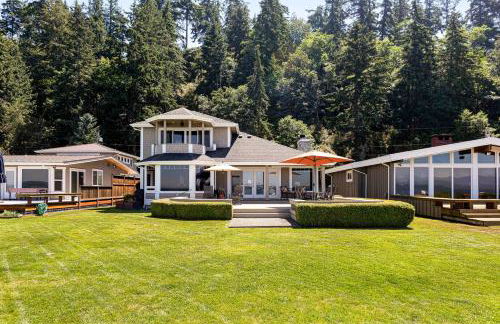 Misty Lady at Water's Edge - Foto 1