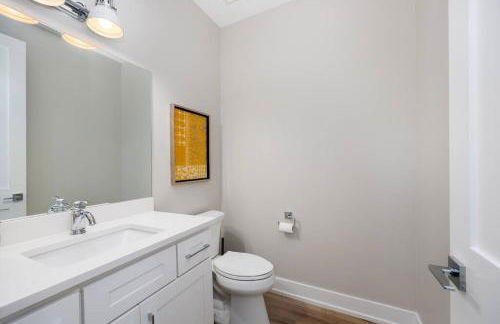 Hot Tub - Saugatuck - Douglas - Luxury Home Sleeps 8 - Foto 29