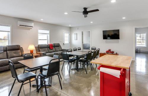 Patio and Parking! Modern Bunkhouse Near Lake Erie - Foto 1