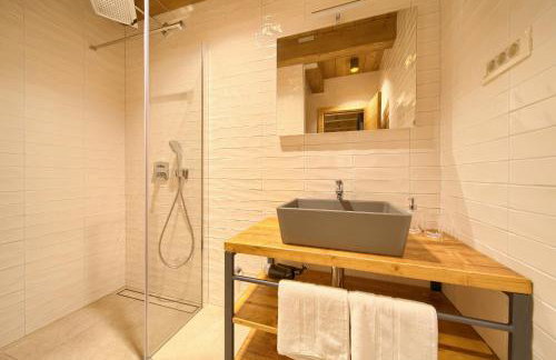 Luxury Jerini Estate - Photo 36