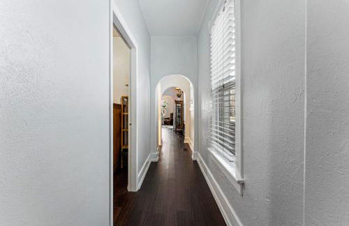 HOT TUB Firepit Pool Table Patio Cozy Downtown Denver - Foto 35