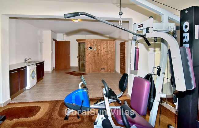 Amazing Luxury Villa, Enormous Heated Pool Jacuzzi, Gym, Games Room In Paphos, - Foto 53