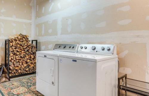 8 Mi to Staunton State Park Mtn-View Hideaway! - Photo 44