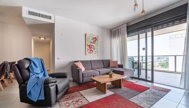 Beach Haven 3BR Apt by Sea N' Rent - Photo 3, Interior