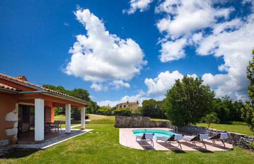 Pool House In Greenery - Happy Rentals - Foto 24