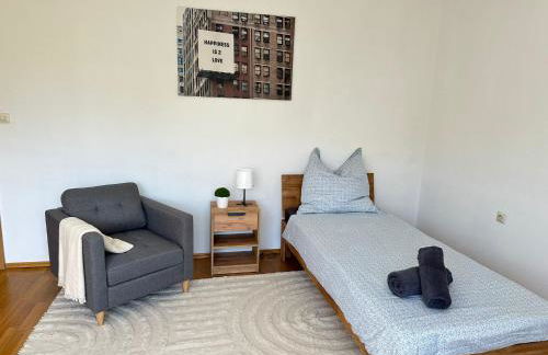 8 Einzelbetten Böblingen I 6 Schlafzimmer I 2 sep Ebenen I 2 Bäder, 2 sep WC I Messe, A81 I Monteure, Teams - Foto 9