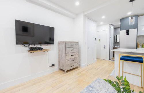 1597-13 I Brand new Studio Prime upper east W&D - Foto 27