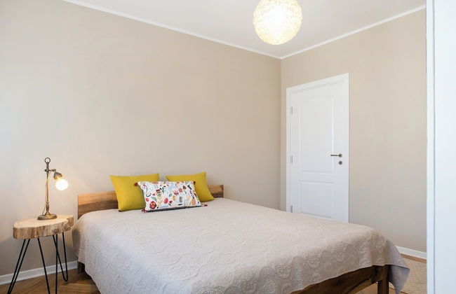 Central Park Apartments - Photo 1