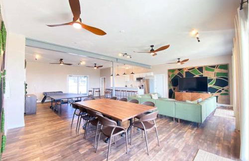 Sojourn The Lighthouse Beach Front Resort Villa - Photo 4