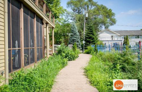 Lake Life Getaway - Condo near downtown! - Foto 25