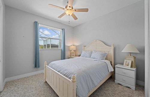 Sun-Soaked & Tranquil Getaway Relaxing Pool Area - Foto 21