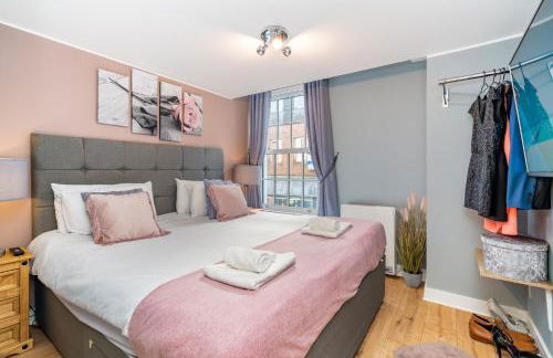 Central Apartment With 55” Smart TV+Netflix - Photo 6