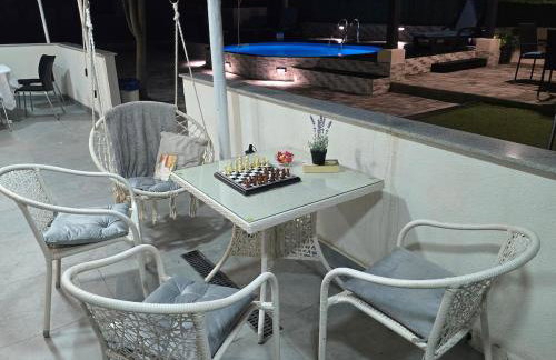 Grey House with heated pool Kričke Drniš - Foto 18