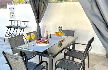 Holiday Home Three Sisters with Swimming Pool & Jacuzzi - Photo 9